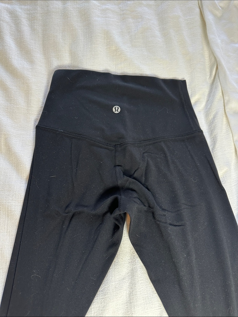 lululemon athletica Black womens High-Waist align Leggings **snag on front
